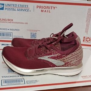 Brooks Maroon Running Shoes Size 39/8